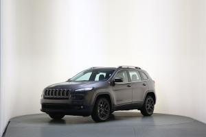 Jeep Cherokee Latitude Swiss Black Edition 2015 года